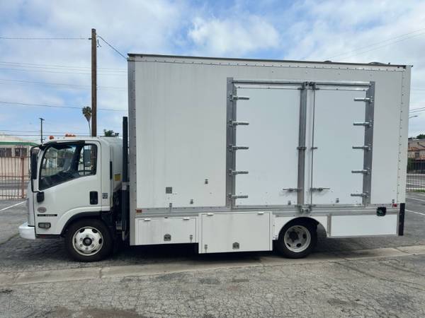 2022 Isuzu NRR