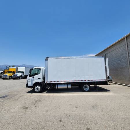 2018 Isuzu NRR