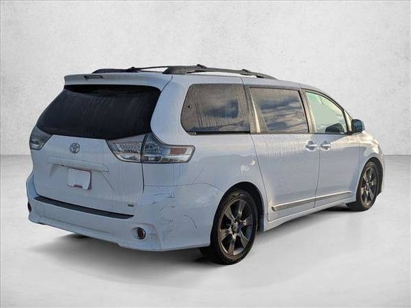 2016 Mini van