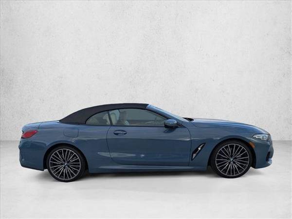 2022 BMW 8