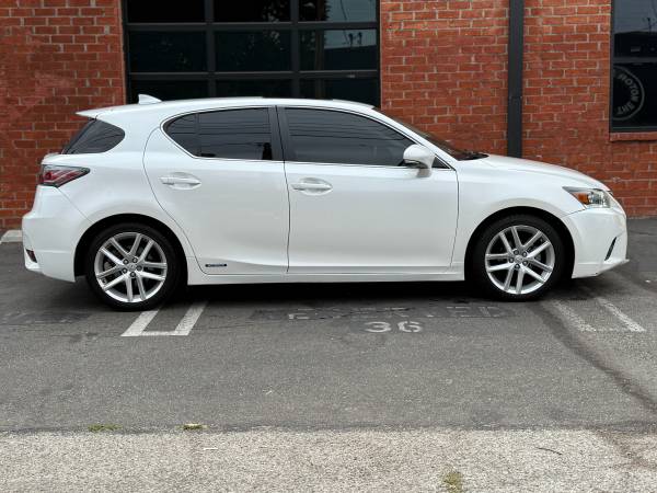 2017 Lexus CT200h
