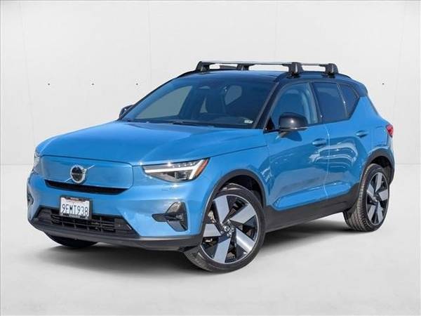 2023 Volvo XC40