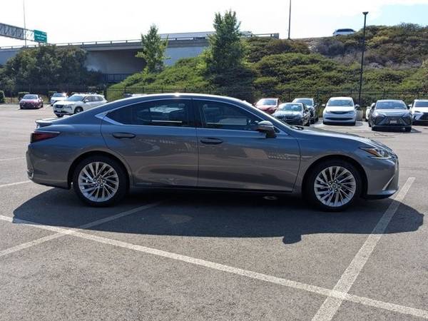 2019 Lexus ES