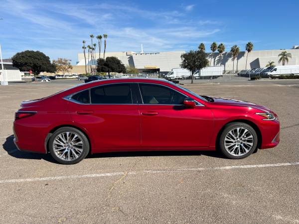 2019 Lexus ES