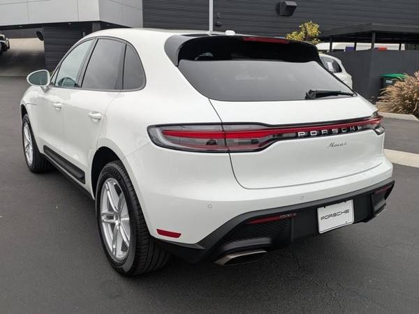 2025 Porsche Macan