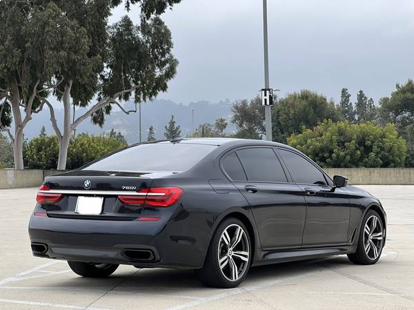 2016 BMW 750I