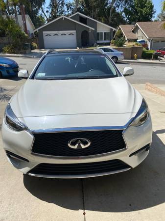 2017 Infiniti QX30