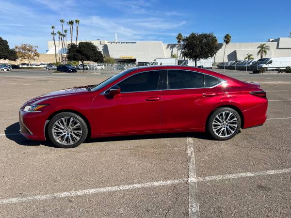2019 Lexus ES