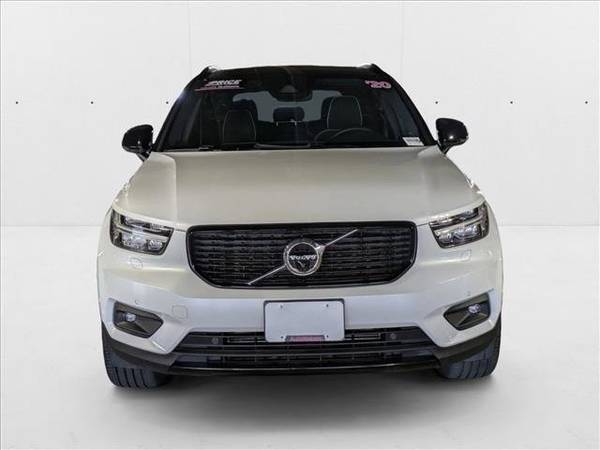 2020 Volvo XC40
