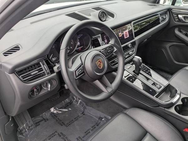 2025 Porsche Macan