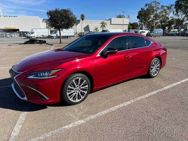 2019 Lexus ES