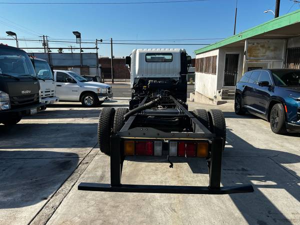 2017 Isuzu NRR