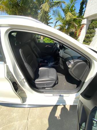 2017 Infiniti QX30