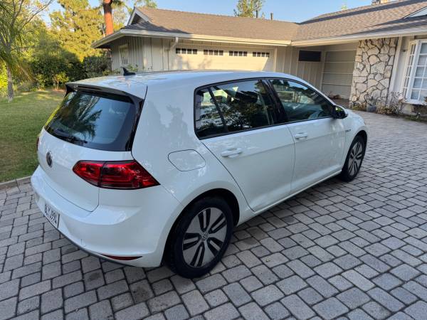 2016 Volkswagen e-Golf