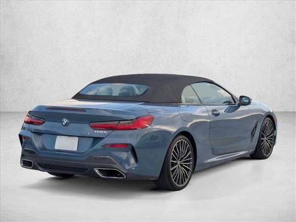 2022 BMW 8