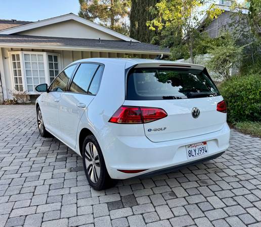 2016 Volkswagen e-Golf