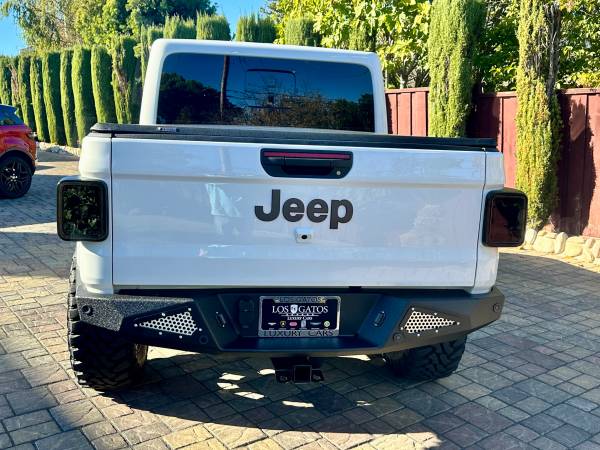 2024 Jeep Gladiator