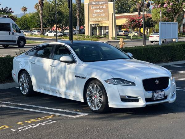 2017 Jaguar XJ