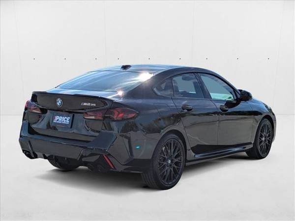 2025 BMW 2