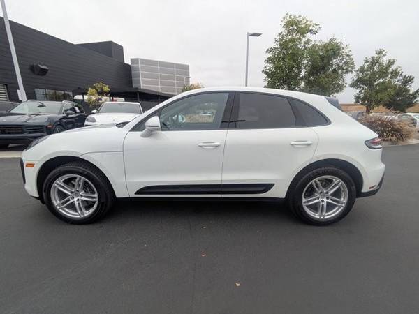 2025 Porsche Macan