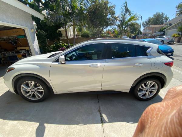 2017 Infiniti QX30