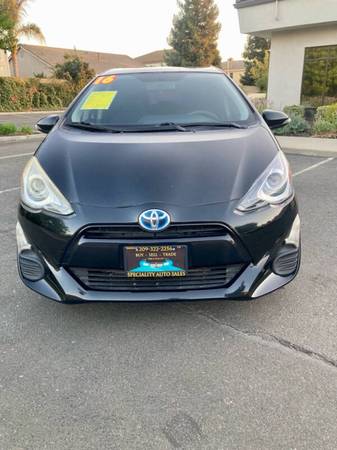 2016 Toyota PRIUS