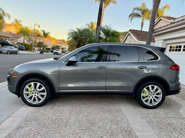 2016 Porsche Cayenne