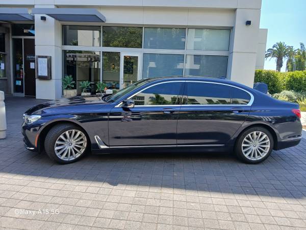2017 BMW 740i