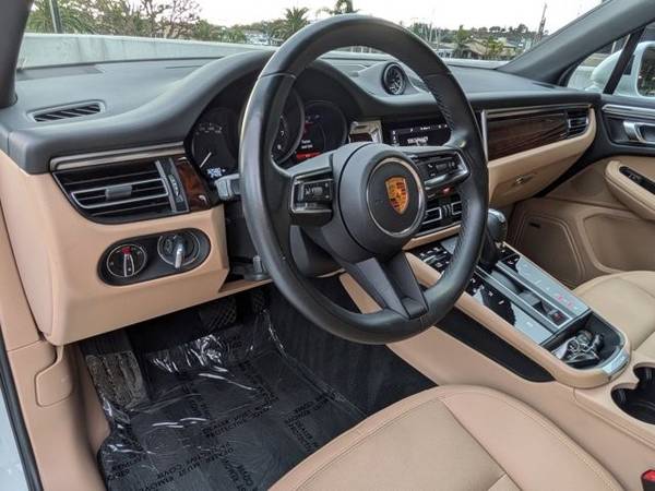 2022 Porsche Macan