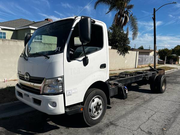 2017 Isuzu NRR